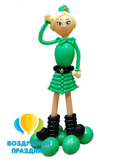 Фигура девушка-солдат из воздушных шаров
